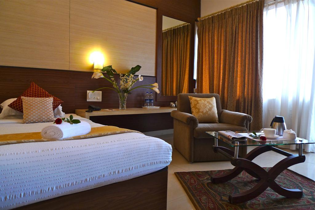The Hans Hotel Hubli Værelse billede